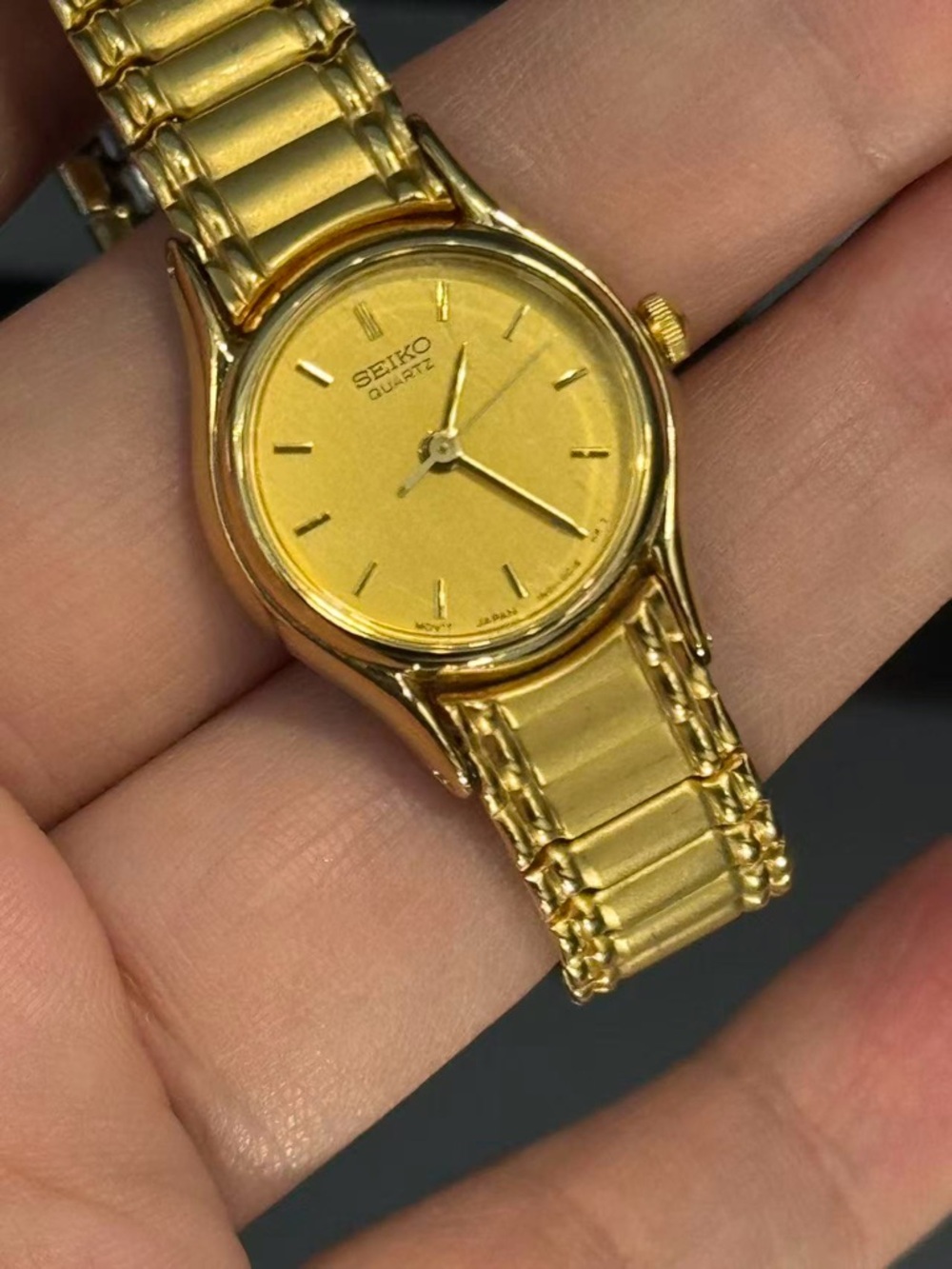 Vintage Seiko Ladies Watch Gold Tone Stretch Band 19mm New Battery Working - Picture 6 of 8